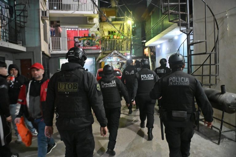 Megaoperativo en las villas: hubo 27 detenidos con secuestro de droga y 5 búnkers fueron cerrados