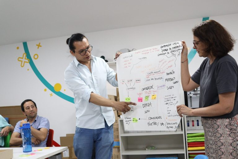 Educación Digital en acción: la Ciudad consolida su estrategia de Inteligencia Artificial y ya formó a más de 30.000 docentes