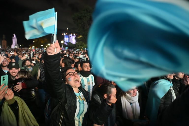 Modo Mundial a full: 200 mil hinchas ya pasaron por los Fan Fest que organiza la Ciudad