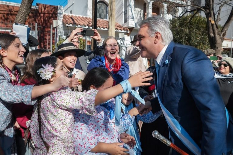 Río Cuarto: Llaryora encabezó los actos por el Día de la Independencia y llamó a la unidad de los argentinos