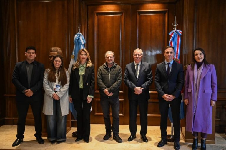 El Gobernador Elías Suárez recibió al reconocido filósofo Darío Sztajnszrajber