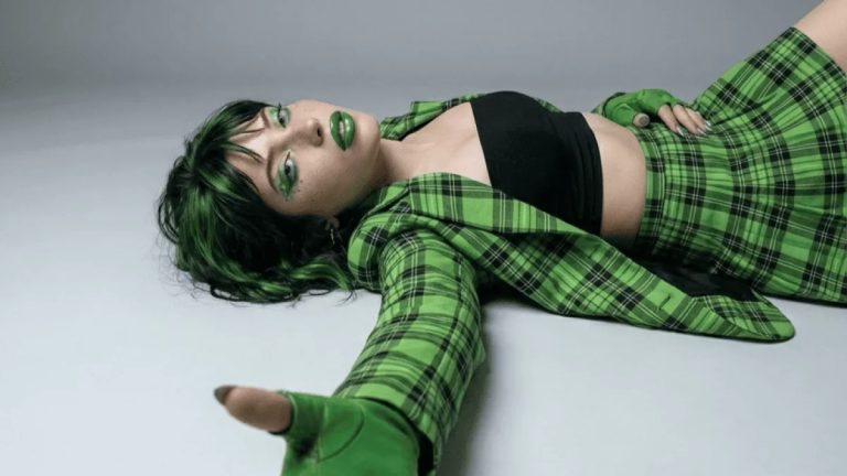 Lumi-7: La primera cantante virtual de Argentina