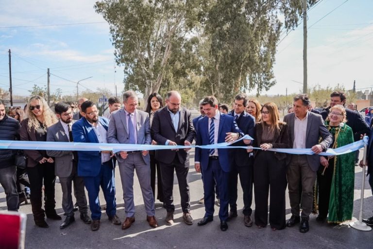 Orrego anunció el inicio de la repavimentación de calle Sargento Cabral entre Paula Albarracín y Calívar