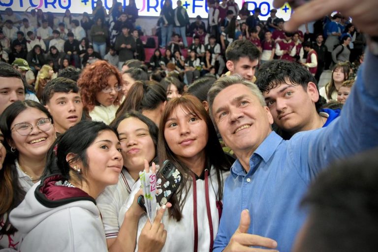 ZDERO LANZÓ “MÁS FUTURO”: UN INCENTIVO PARA PREMIAR EL MÉRITO ESTUDIANTIL