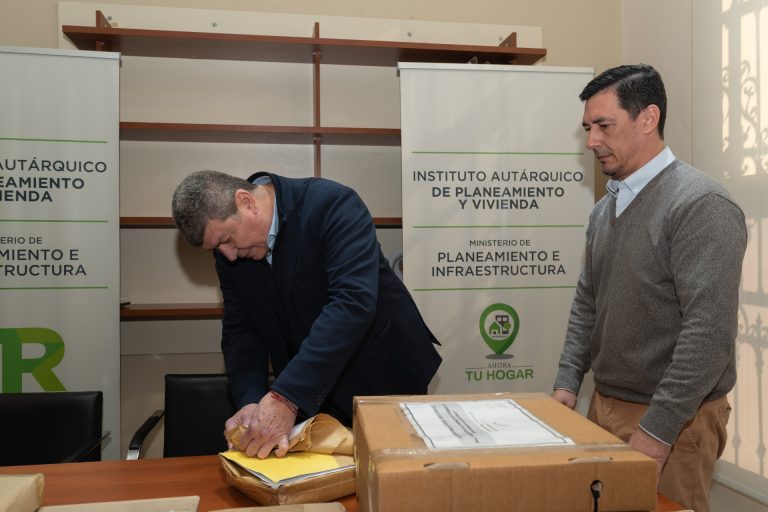 Se presentaron siete empresas para la terminación de 50 viviendas con fondos provinciales en Villa Paranacito