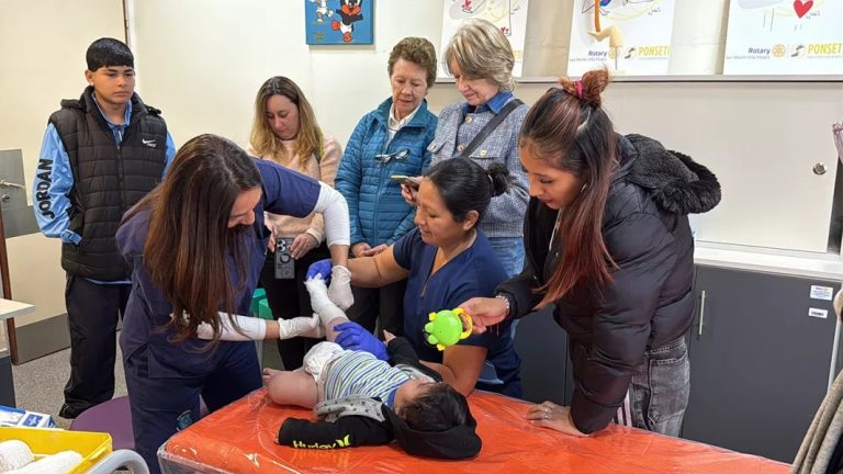 El Hospital Materno Infantil refuerza el abordaje del pie bot mediante capacitación internacional