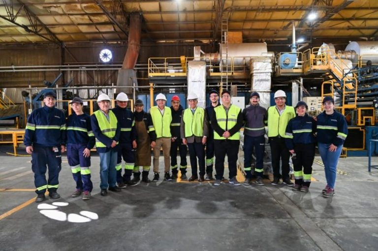 Poggi visitó Saint-Gobain y destacó el crecimiento de la industria y las inversiones en San Luis