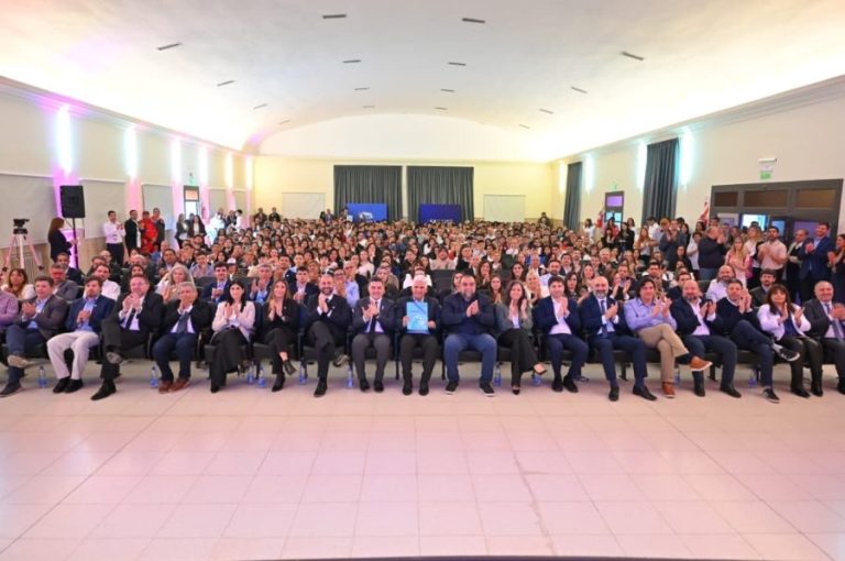 El Gobernador participó de la apertura del 1° Congreso Nacional de Formación de Oficios